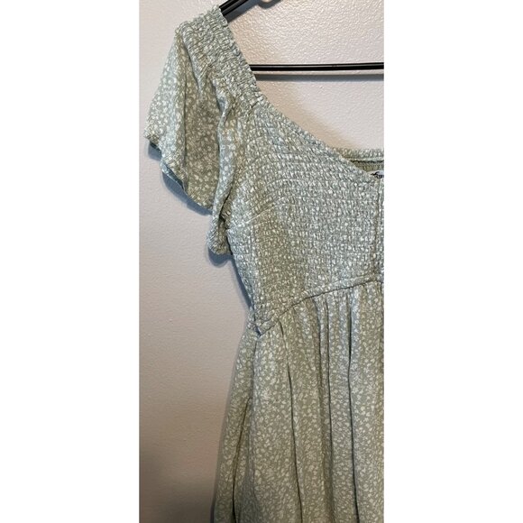 Hollister Light Green Smocked Floral Romper W/ Pockets & Versatile Off-Shoulder - Picture 3 of 9